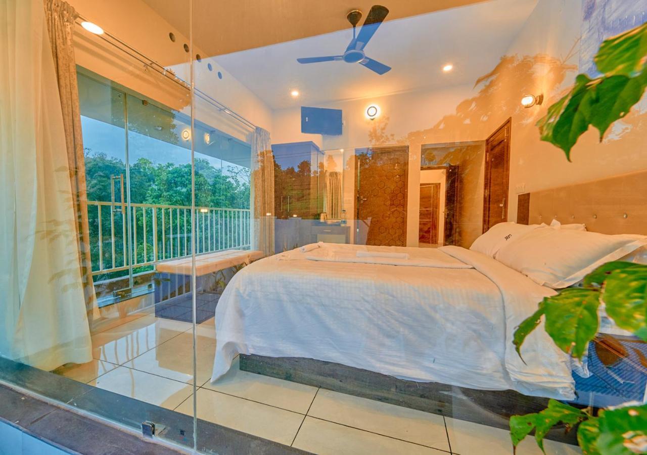 Glen Castle Vagamon Pool Resort By Voye Homes Zewnętrze zdjęcie
