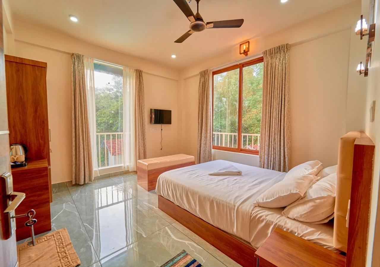 Glen Castle Vagamon Pool Resort By Voye Homes Zewnętrze zdjęcie