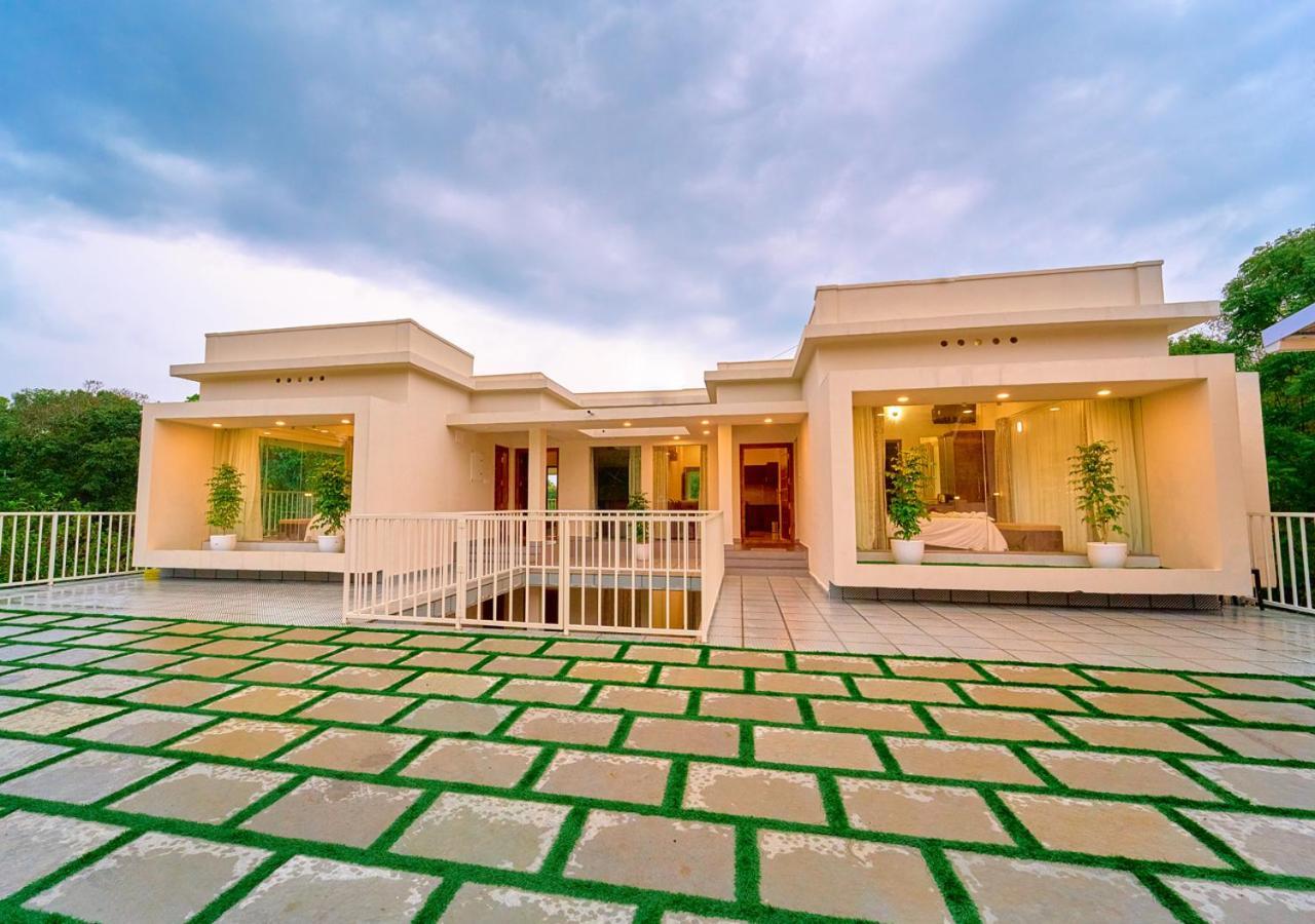 Glen Castle Vagamon Pool Resort By Voye Homes Zewnętrze zdjęcie